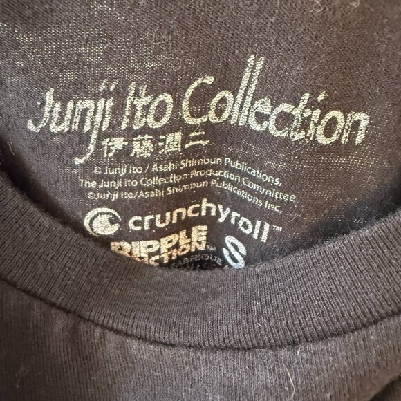 Junji Ito Collection Blood-Bubble Bushes Girls T-shirt Anime Size S Black - Picture 5 of 5